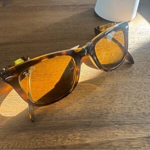 Ray-Ban Folding Wayfarer - Tortoise